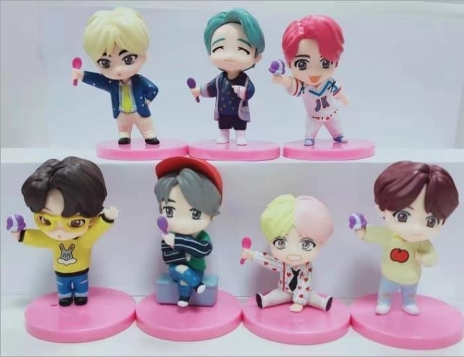 Miniaturas de bonecos KPOP, muito bonitinho e fofos! otimo presente e vem 6unid